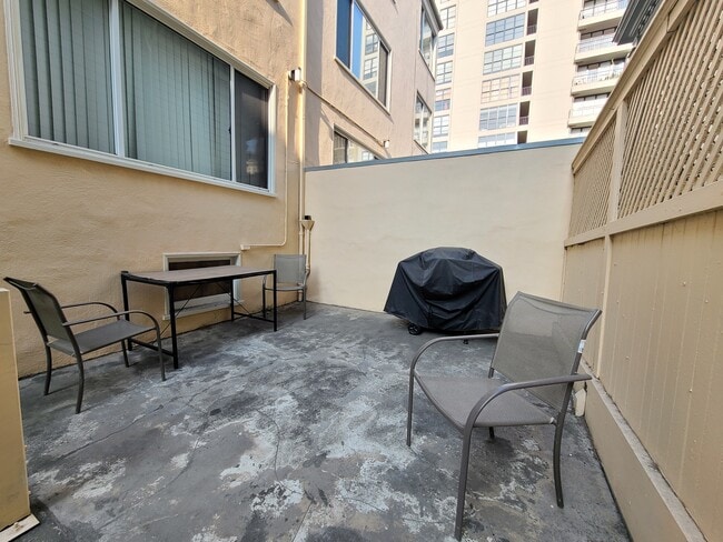 Building Photo - 1801 Jackson St