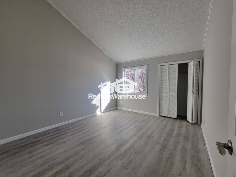 Building Photo - 269 Clearview Ct