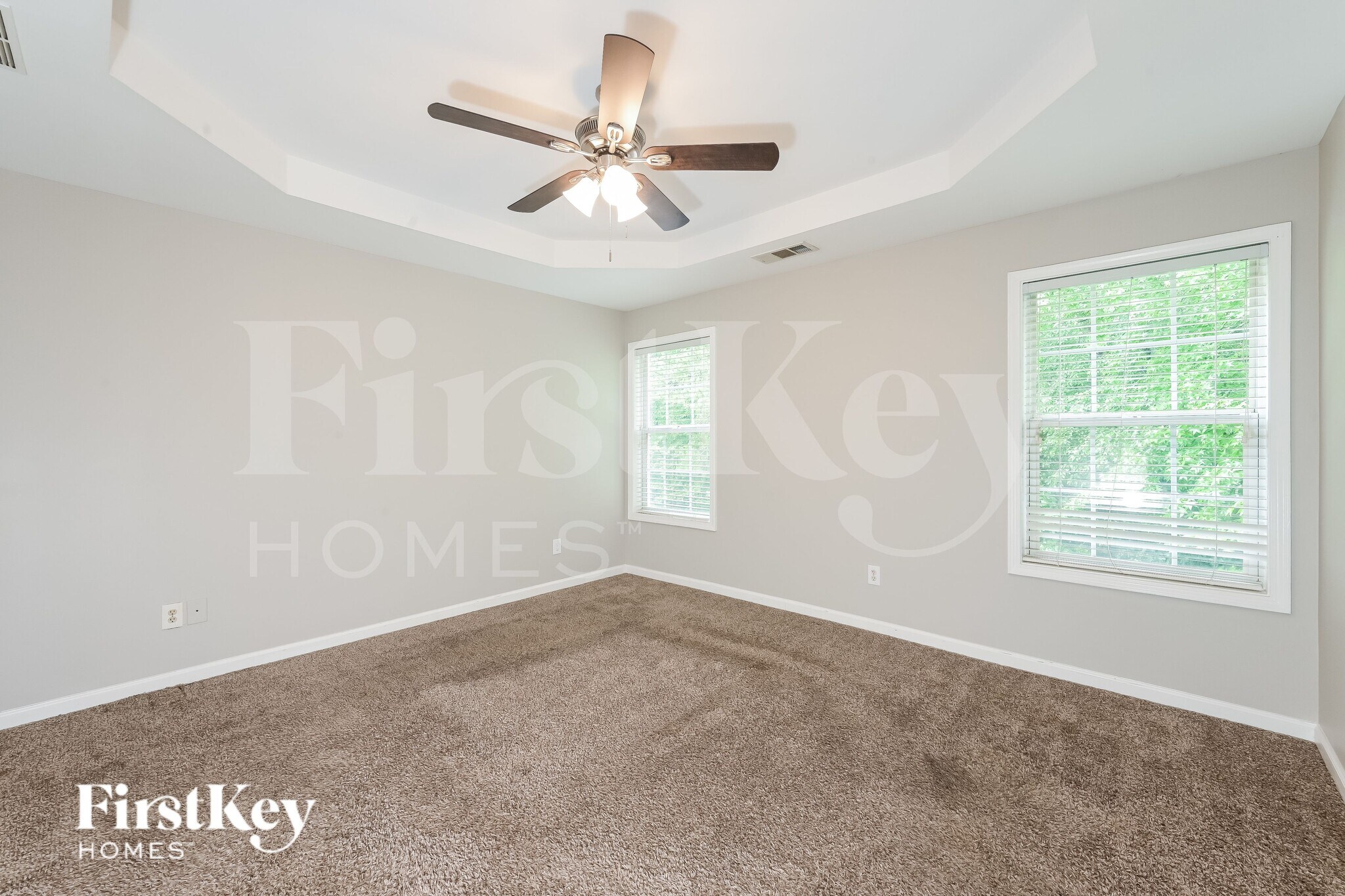 Building Photo - 1577 Silver Ridge Dr SW