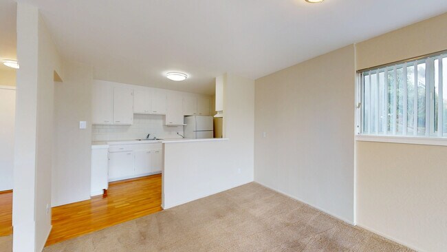 Building Photo - 59 Lupine Ave