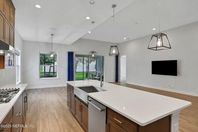 Building Photo - 321 Palm Island Way