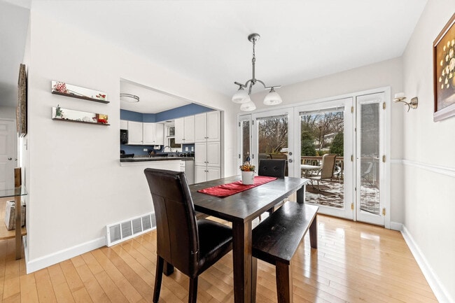 Building Photo - 3226 Everglade Ave