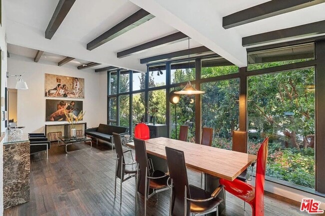 Building Photo - 8581 Appian Way