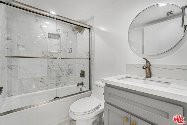 Building Photo - 2057 1/2 S Garth Ave