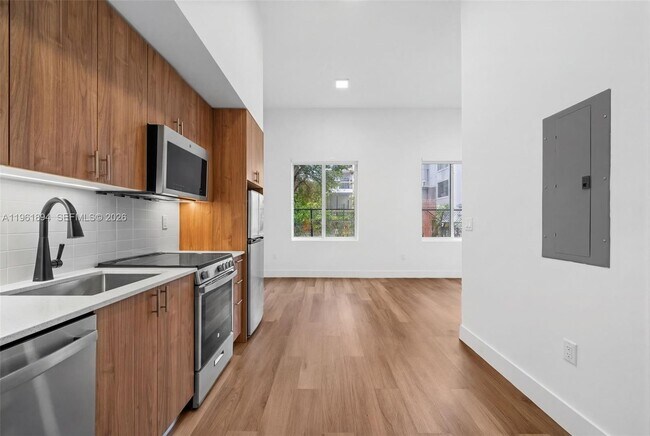 Building Photo - 650 SW 1st St