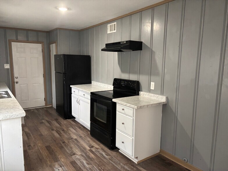 Building Photo - 2075 FM 2625