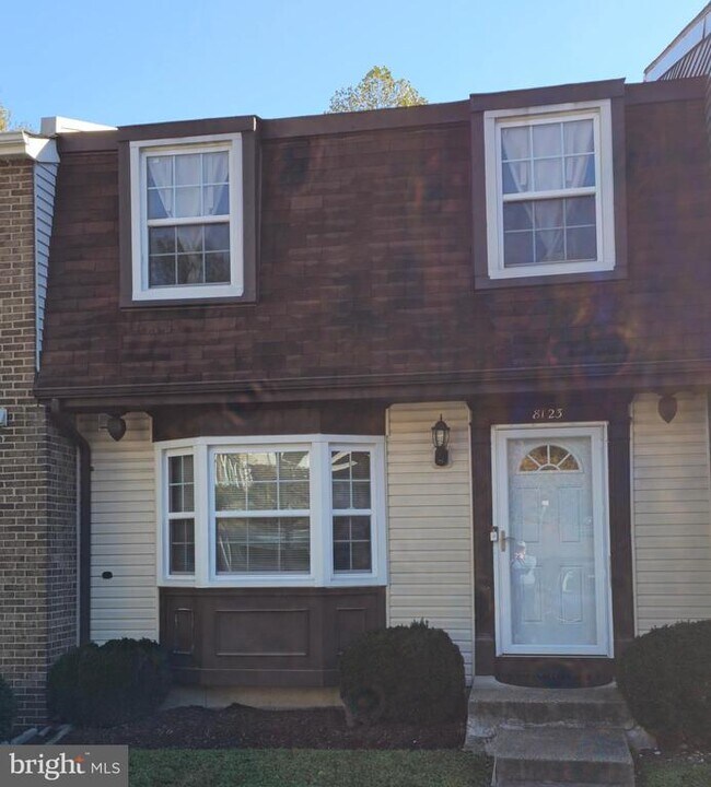 Building Photo - 8123 Steeple Chase Ct