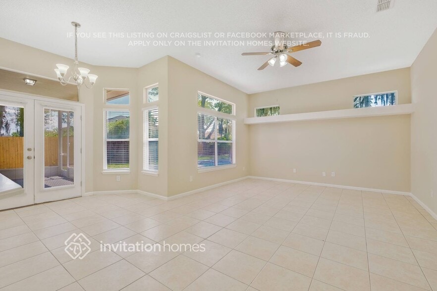 Building Photo - 492 Summit Ridge Dr