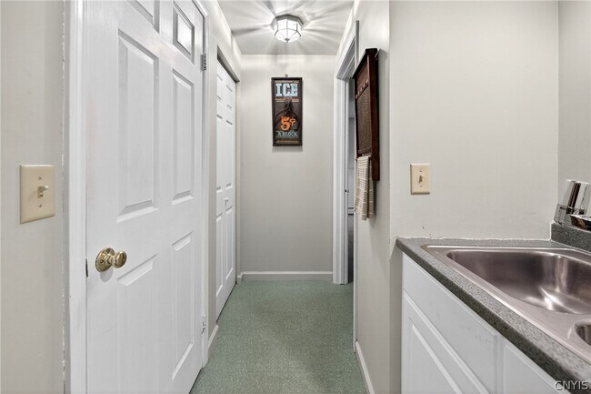 Building Photo - 8237 Mantova Dr