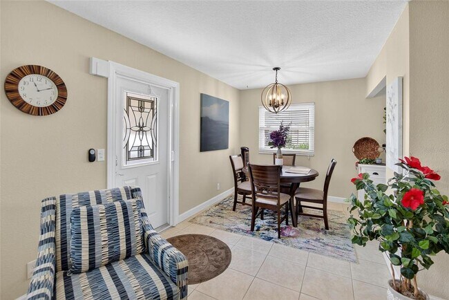 Building Photo - 202 Bedford St