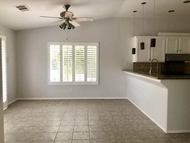 Building Photo - 78825 Zenith Way