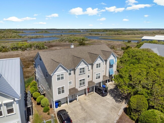 Building Photo - 918-517 N New River Dr