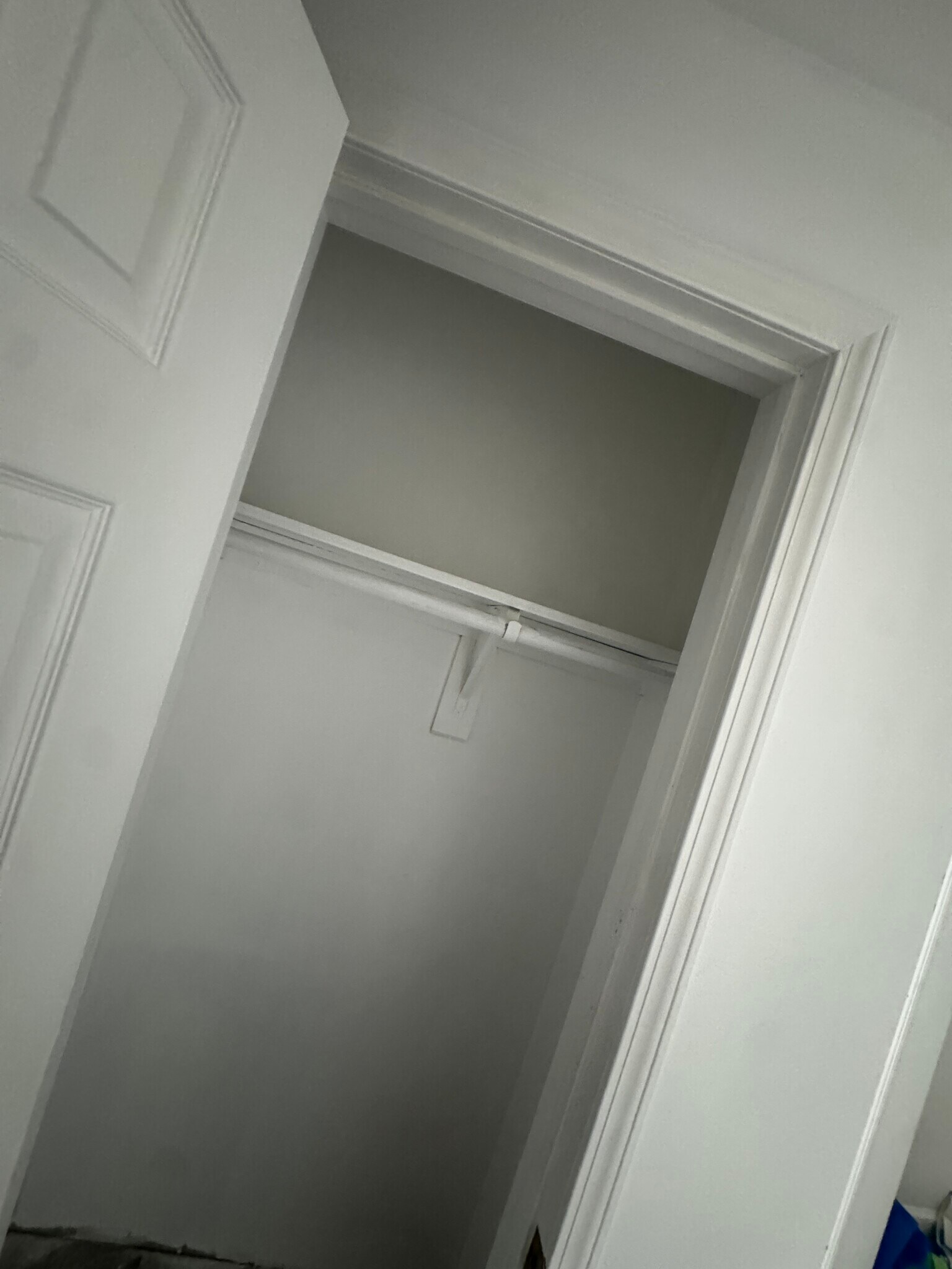 Walkin Closets - 48 1/2 3rd St