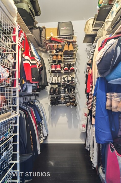 Building Photo - 700 S Clark St