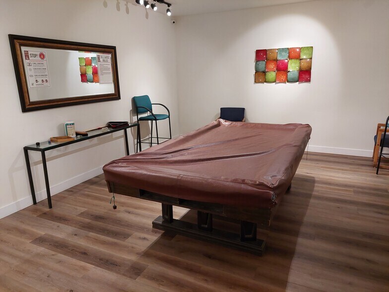 Pool room - 5600 Kensington Way