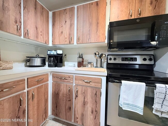 Building Photo - 2 Cartagena Ct