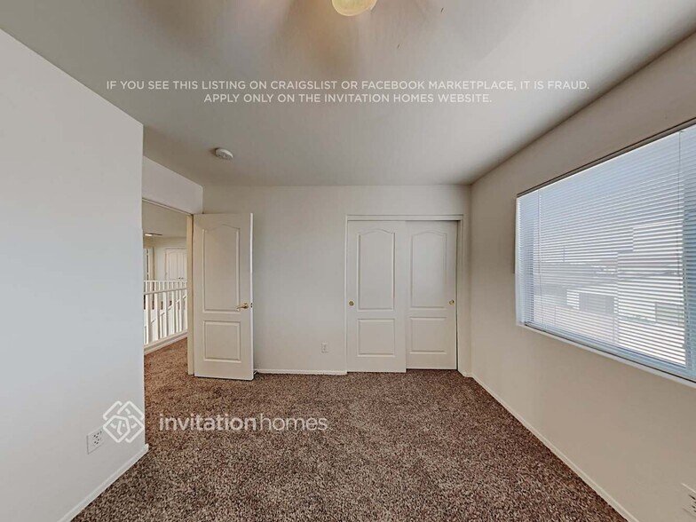 Building Photo - 3722 E Meadowview Dr