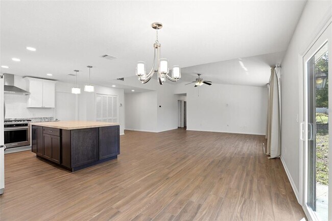 Building Photo - 7326 Wethersfield Dr