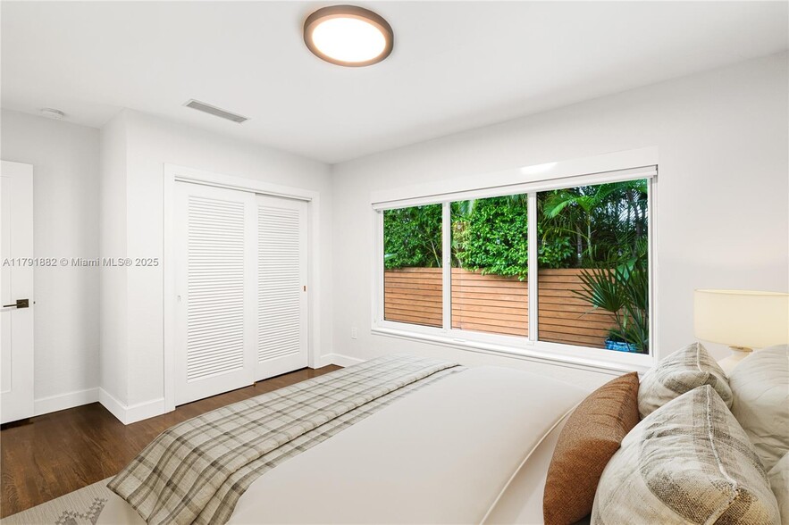 Building Photo - 3505 Crystal View Ct