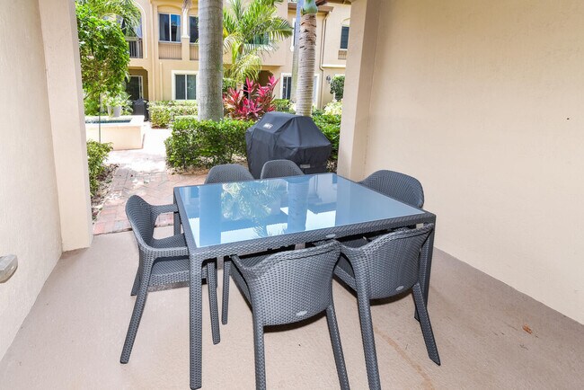 Building Photo - 3033 Waterside Cir