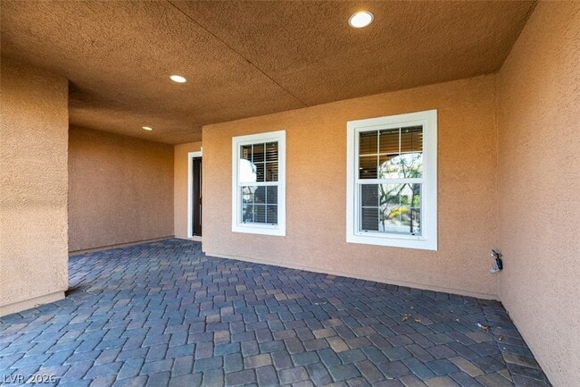 Building Photo - 3009 Camino Sereno Ave