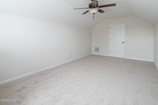 Building Photo - 808 Jade Ln
