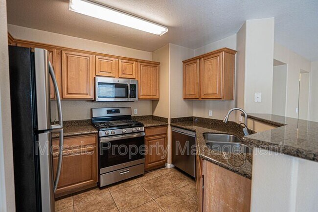 Building Photo - 2035 W Gold Dust Ave