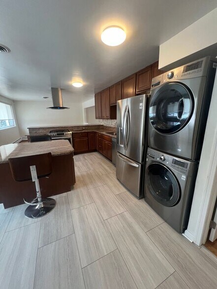 Building Photo - 4100 Leisure Dr