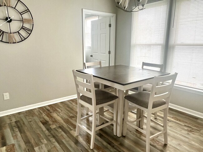 Building Photo - 714 Integrity Oaks Dr