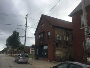 Building Photo - 815 E Locust St