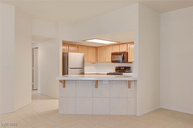 Building Photo - 8301 Boseck Dr