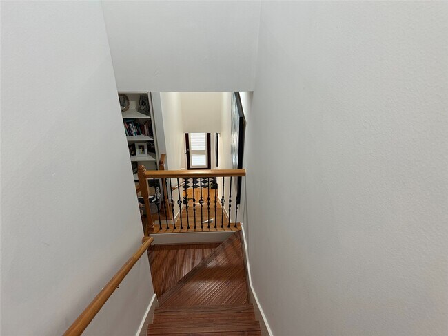 Building Photo - 30 Riva Row