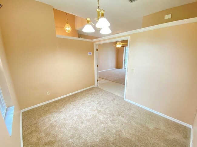 Building Photo - 3708 Molona Dr