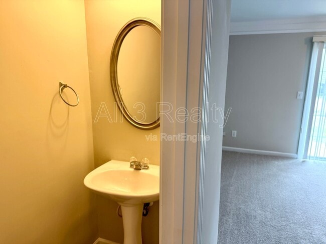 Building Photo - 837 Crestwell Cir