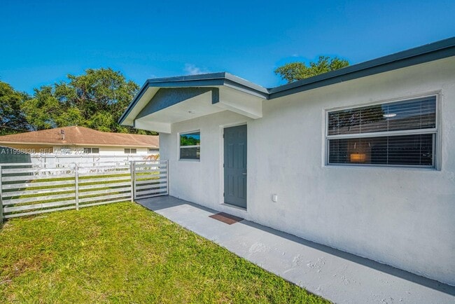 Building Photo - 5037 NW 5th Ave