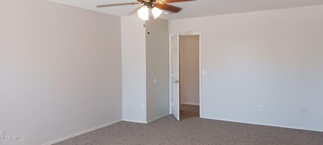Building Photo - 4803 N 92nd Ln