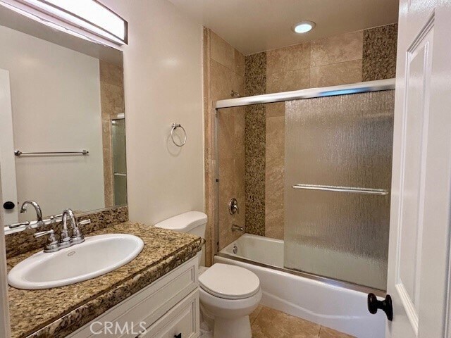 Building Photo - 685 W 18th St