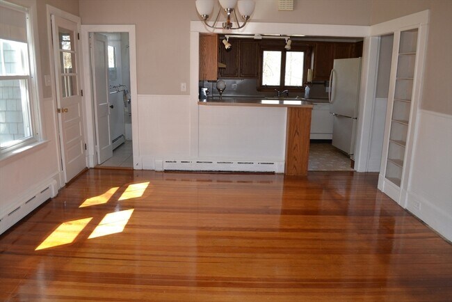 Building Photo - 1421 Morton Ave