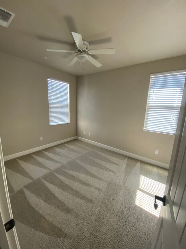 Building Photo - 3200 N Glacier Way