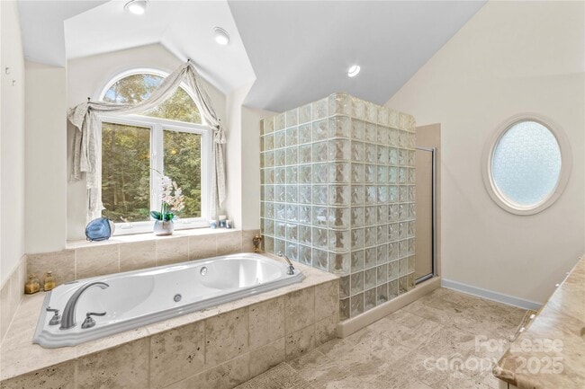 Building Photo - 709 Normandy Rd