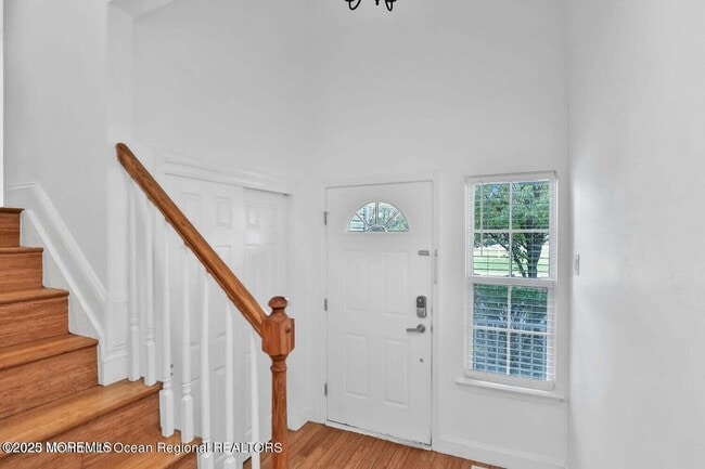 Building Photo - 578 Beachway Ave