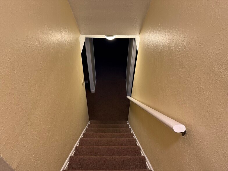 Building Photo - 5409 E 131st St