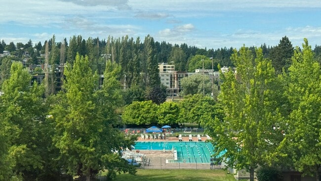 Building Photo - 2bd/2ba Kirkland Condo