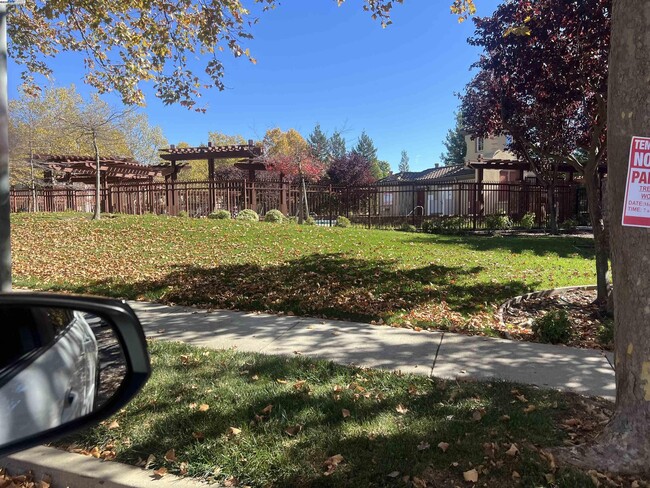 Building Photo - 172 Maidenhair Ct