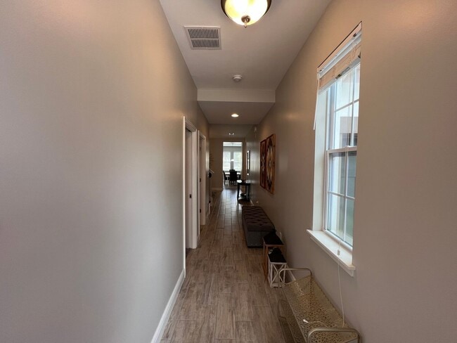 Building Photo - Perfect Home waiting for you! FULLY FURNIS...