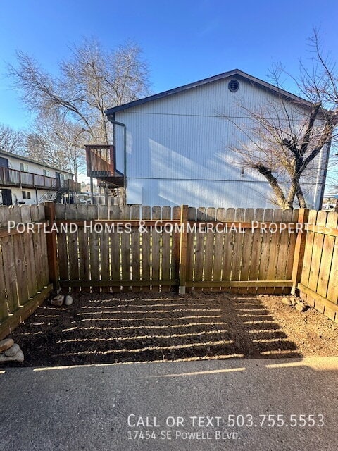 Building Photo - 17454 SE Powell Blvd