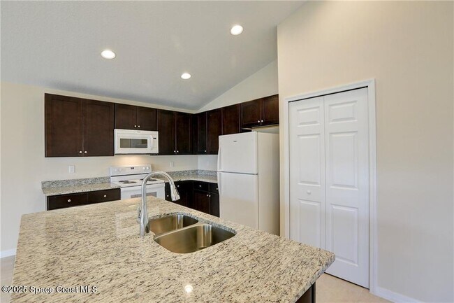 Building Photo - 8415 99th Ct