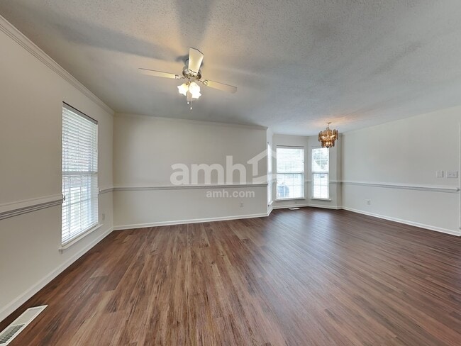 Building Photo - 1120 Birch Hill Dr