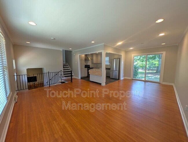Building Photo - 6724 Sunview Dr