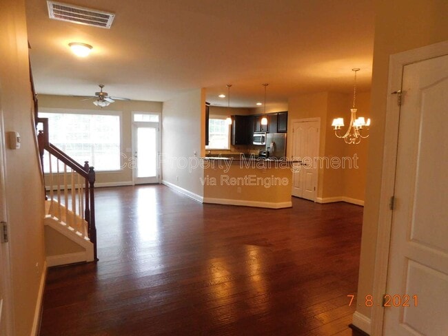 Building Photo - 8030 Upper Lake Dr